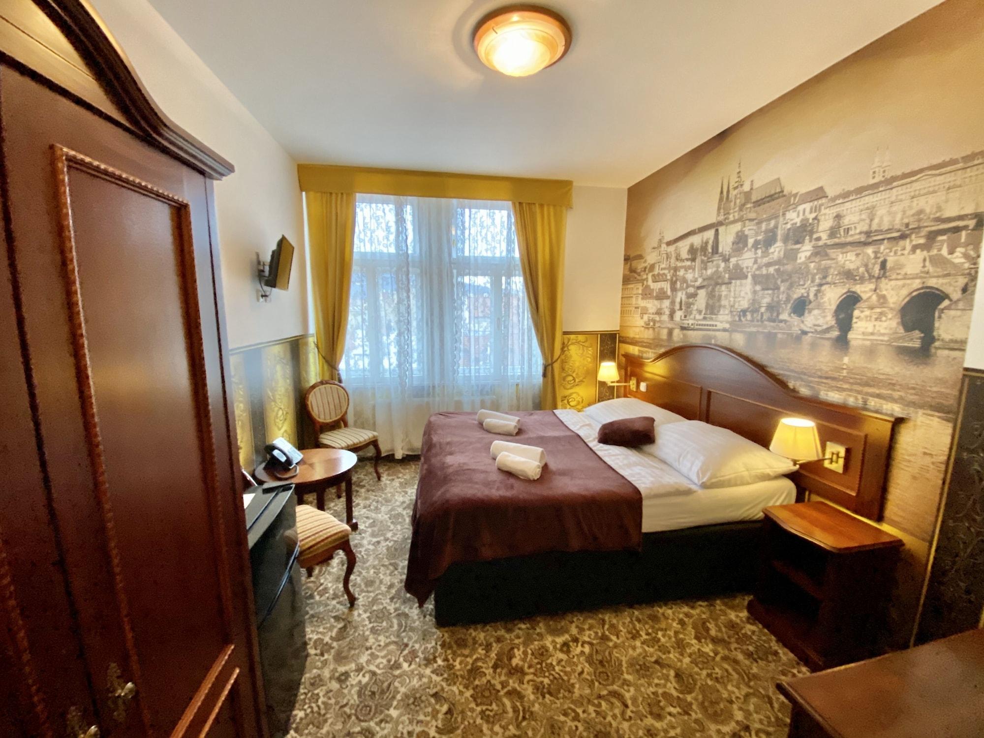 Liliova Old Town Hotell 4*